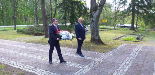 IMG_55109-maja-2020-75.-rocznica-zakończenia-II-wojny-św.-cmenatzr-radzieckich-żołnierzy-fot.A.Dębek